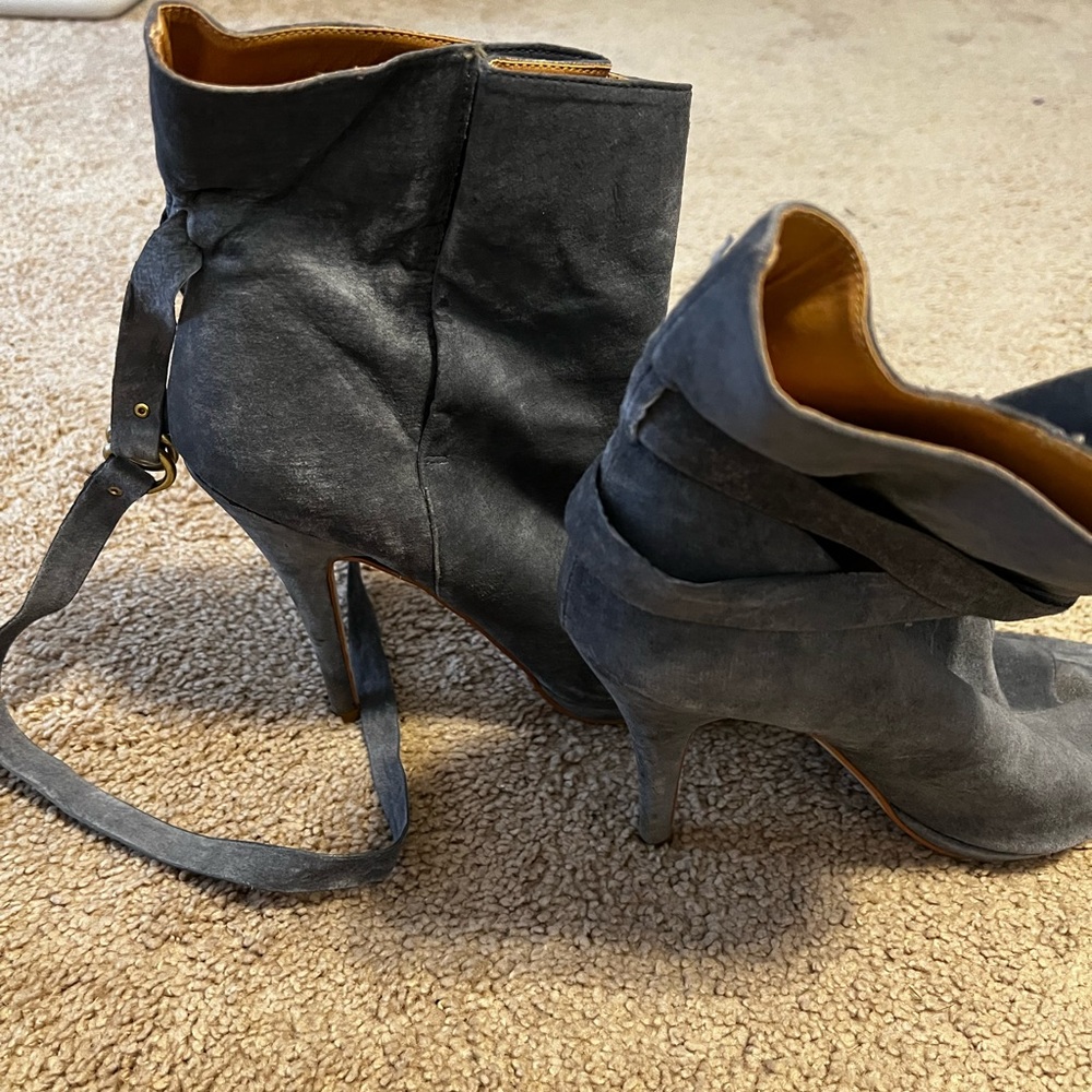Colin Stuart Grey Suede Strappy Ankle Boot (US 10)